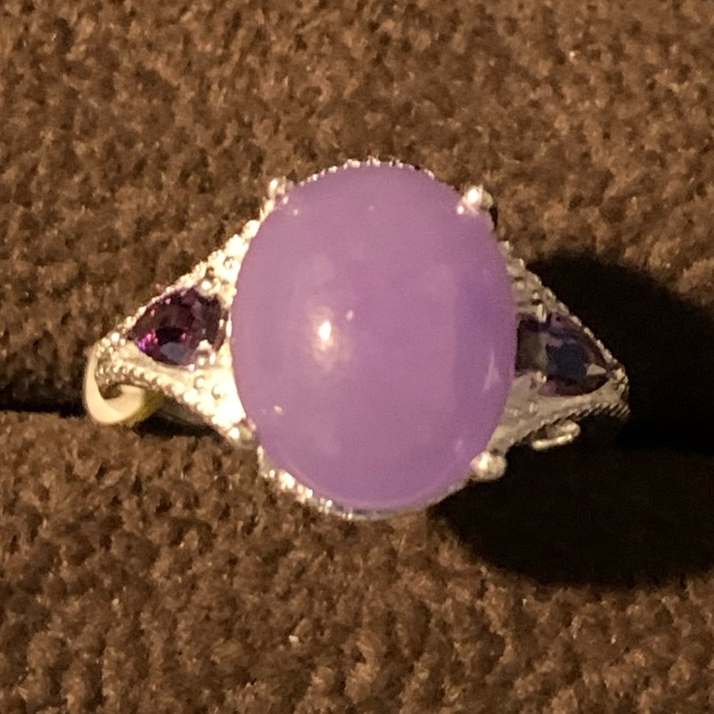 Purple jadeite jade with amethyst